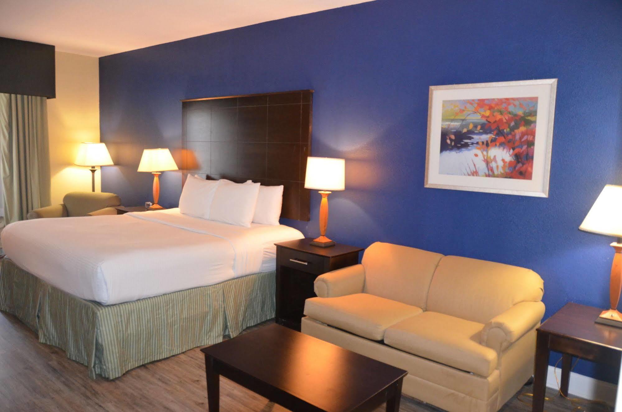 Eagles Nest Inn Стейтсборо Экстерьер фото